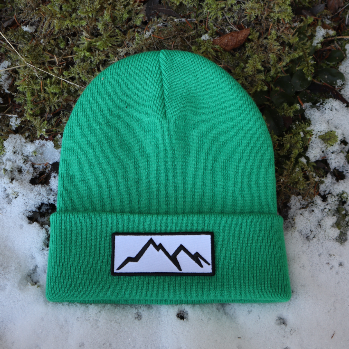 Alpsnow Mütze Grün Bergmotiv Urban Outdoor Style