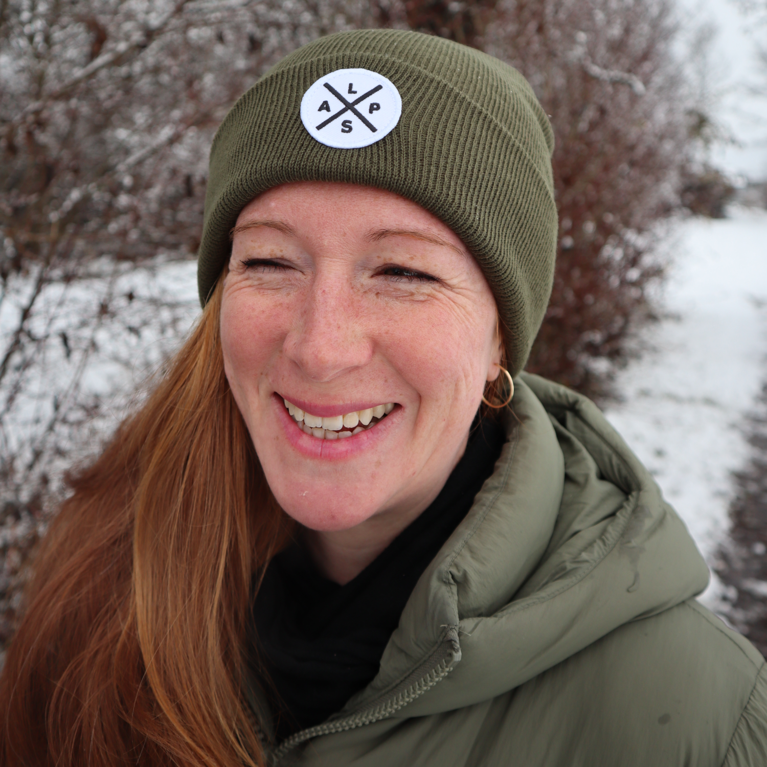 Alpsnow Mütze Olive ALPS Patch Zeitlose Klassik