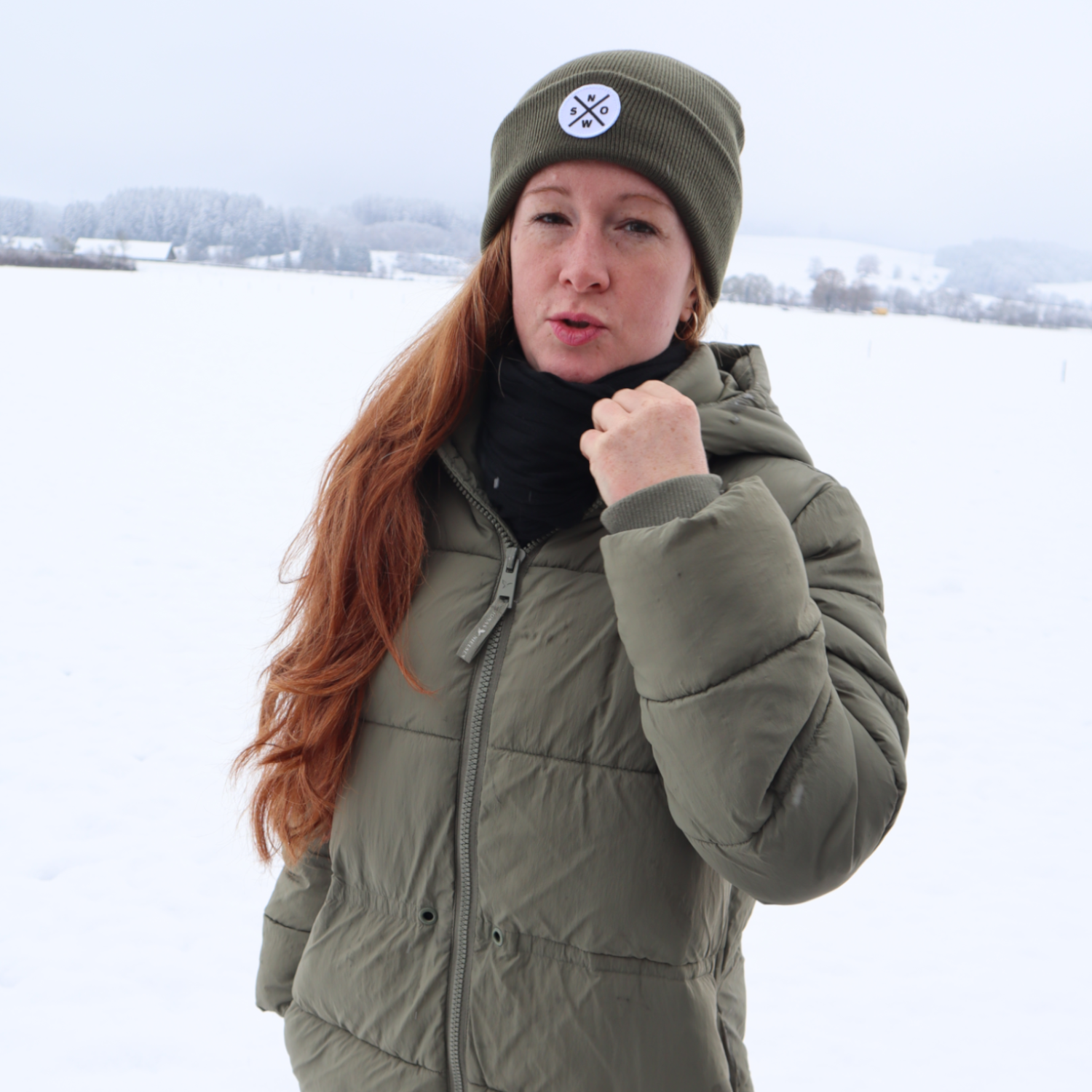 Alpsnow Mütze Olive SNOW Patch Stille Stärke – Bild 2