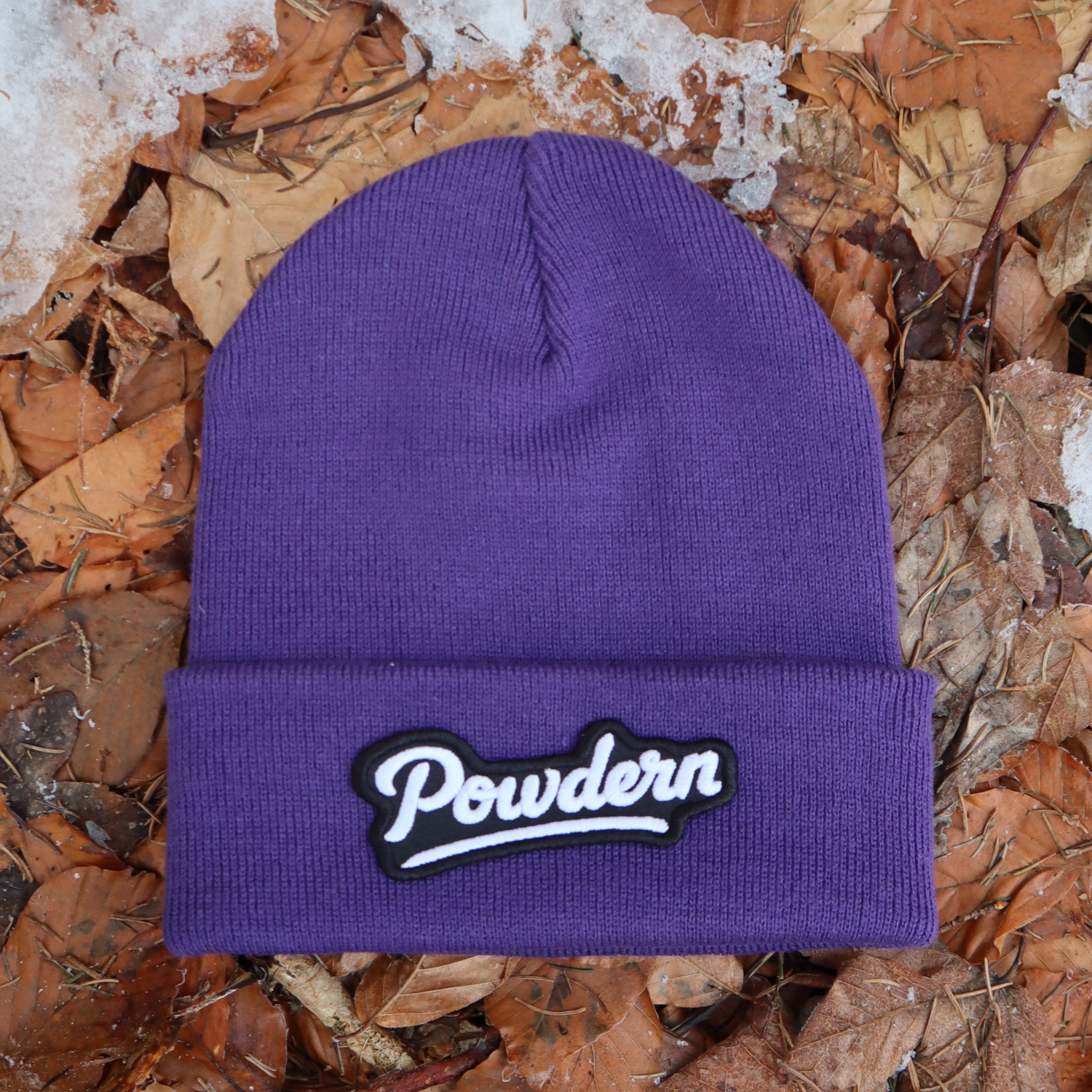 Alpsnow Mütze Lila Powdern Patch – 💜 Dynamik & Ski-Ästhetik ⛷️